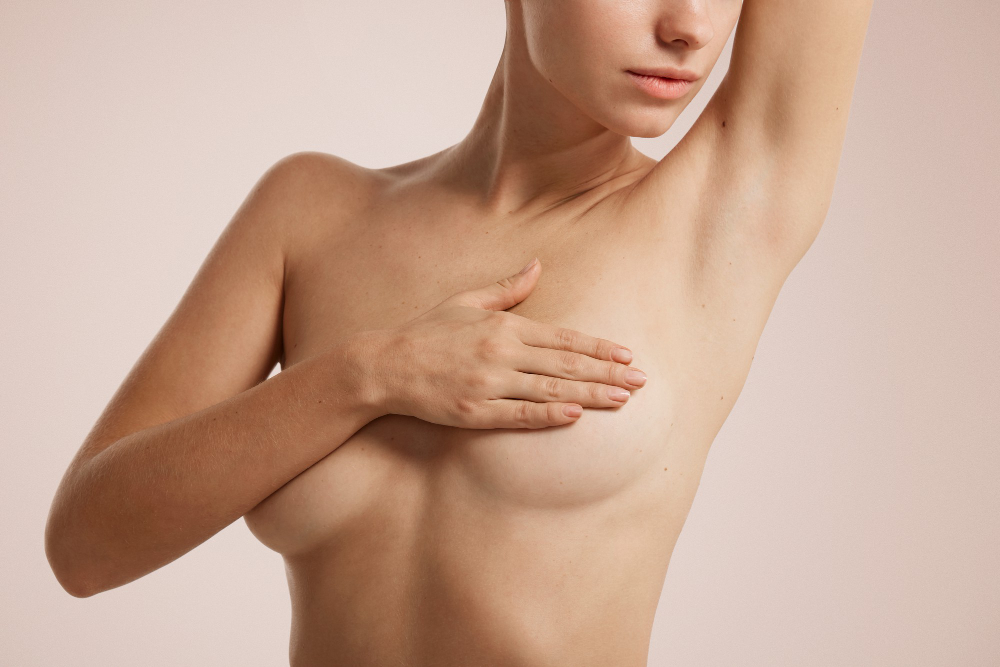 L’hypotrophie mammaire : Comment la traiter efficacement ?